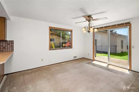 304 89th St SE, Everett, WA 98208 photo 6