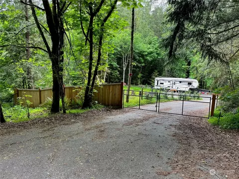 51 E Lakewood Dr, Belfair, WA 98528