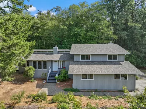 9060 NE Morgan Rd, Bainbridge Island, WA 98110