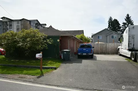 Exterior - 7830 Beverly Ln, Everett, WA 98203 photo 7 of 8