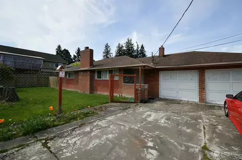Exterior - 7830 Beverly Ln, Everett, WA 98203 photo 2 of 8
