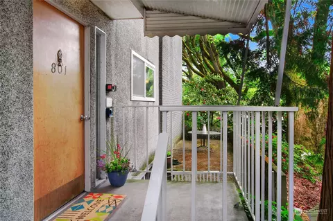 801 E Aloha St #6, Seattle, WA 98102