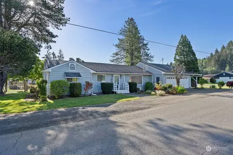 105 Jefferson St, South Bend, WA 98586