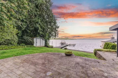 9615 SE 16th St, Bellevue, WA 98004