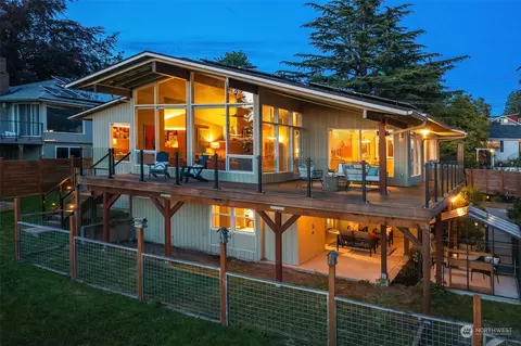 817 S 9th St, Mount Vernon, WA 98274