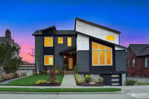 3041 W Viewmont Way W, Seattle, WA 98199