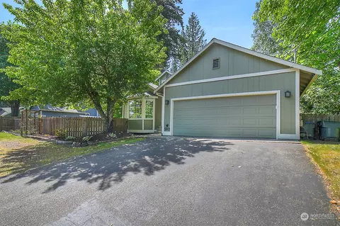 5913 Harlow Dr, Bremerton, WA 98312