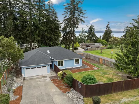 564 Bush Point Rd, Freeland, WA 98249