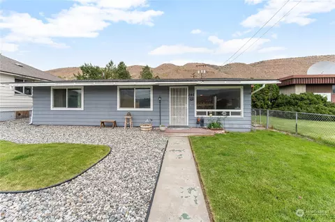246 Warren Ave, Pateros, WA 98846