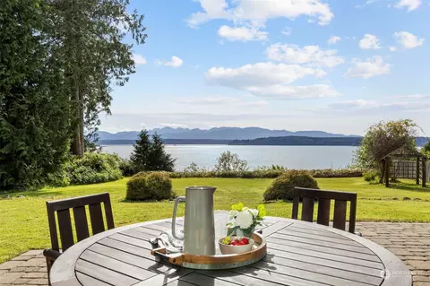 33681 Hood Canal Dr NE, Kingston, WA 98346