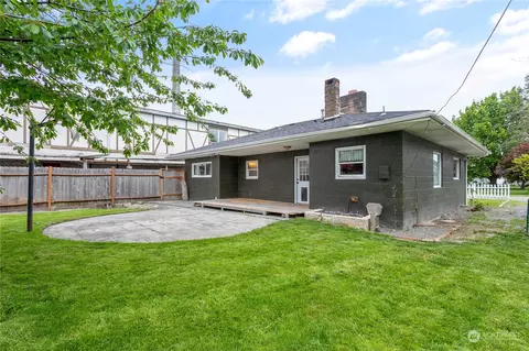 Exterior - 119 W First St, Everson, WA 98247 photo 3 of 7