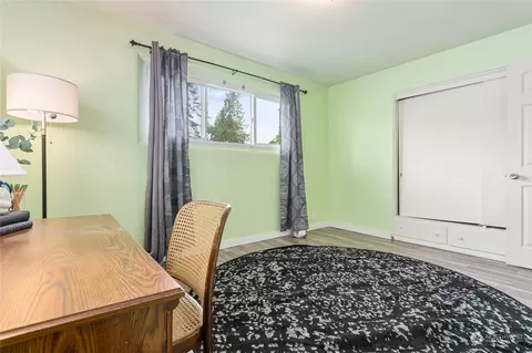 Bedroom - 119 W First St, Everson, WA 98247 photo 4 of 4