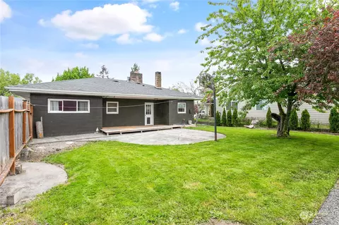 Exterior - 119 W First St, Everson, WA 98247 photo 5 of 7