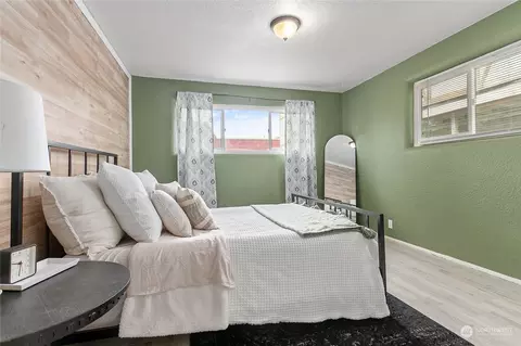 Bedroom - 119 W First St, Everson, WA 98247 photo 1 of 4