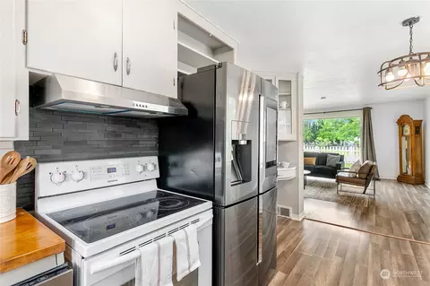 Kitchen - 119 W First St, Everson, WA 98247 photo 4 of 4
