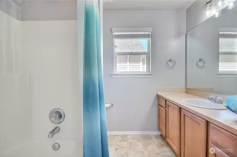 Bath - 18119 15th Ave E, Spanaway, WA 98387 photo 3 of 3