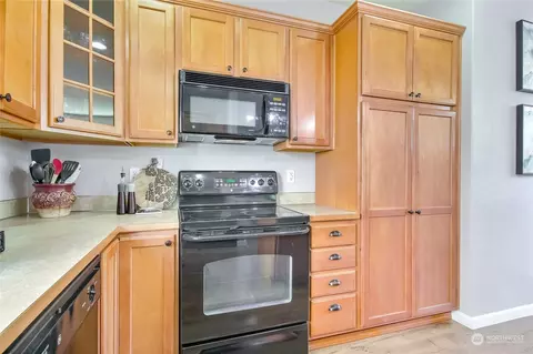 Kitchen - 18119 15th Ave E, Spanaway, WA 98387 photo 3 of 3