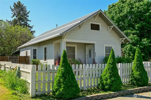 410 E Park St, Dayton, WA 99328