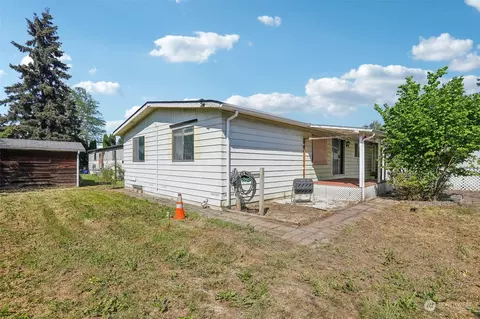 411 4th Pl SW, Pacific, WA 98047