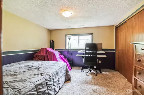 Bedroom - 22824 7th Ave SE, Bothell, WA 98021 photo 3 of 4