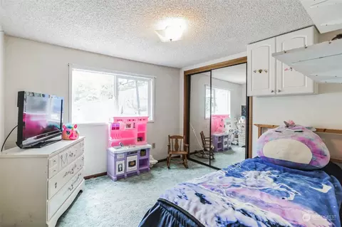 Bedroom - 22824 7th Ave SE, Bothell, WA 98021 photo 4 of 4