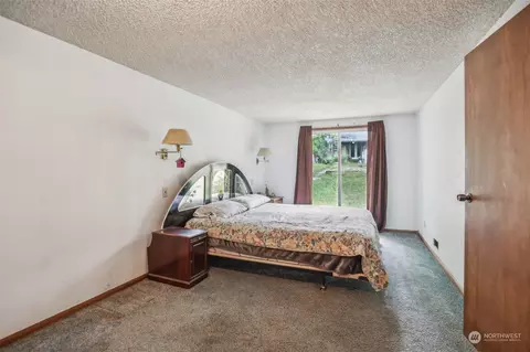 Bedroom - 22824 7th Ave SE, Bothell, WA 98021 photo 1 of 4