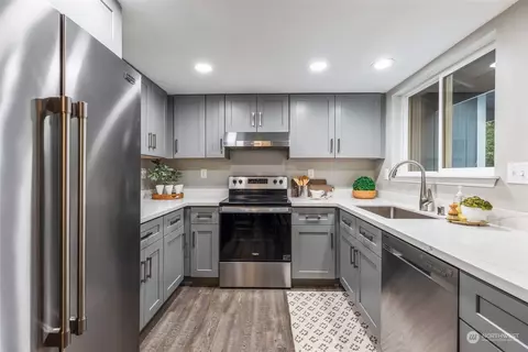Kitchen - 21717 46th Ave E, Spanaway, WA 98387 photo 1 of 4
