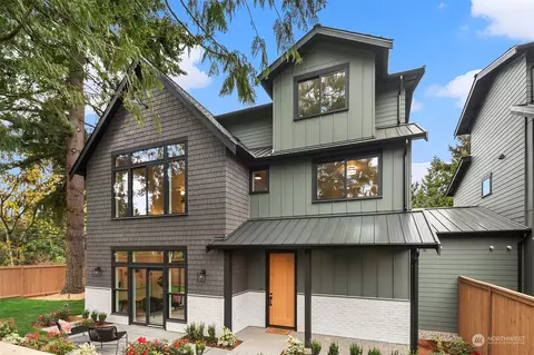 12802 NE 83rd St, Kirkland, WA 98033