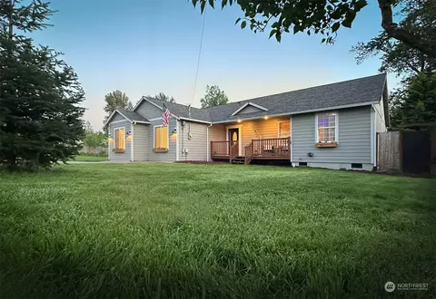 811 NW St Helens Ave, Chehalis, WA 98532