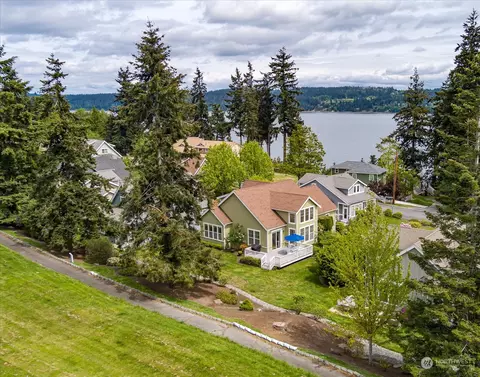 1402 Starview Ct, Freeland, WA 98249