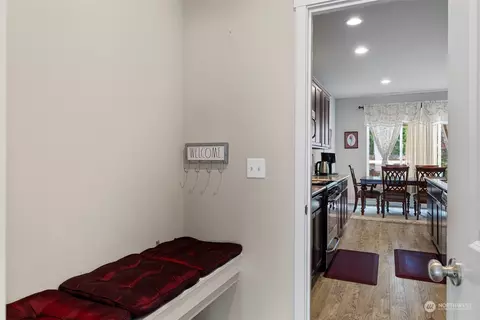 Entry Way - 9229 5th Dr SE, Everett, WA 98208 photo 5 of 5