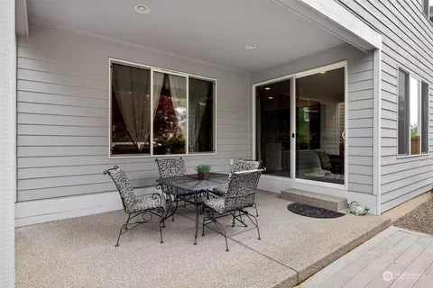 Exterior - 9229 5th Dr SE, Everett, WA 98208 photo 5 of 5