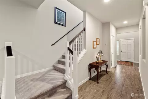Entry Way - 9229 5th Dr SE, Everett, WA 98208 photo 3 of 5