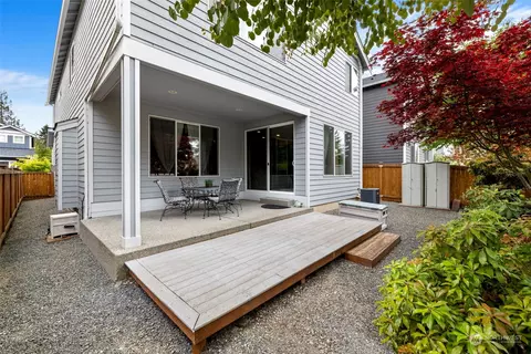Exterior - 9229 5th Dr SE, Everett, WA 98208 photo 3 of 5