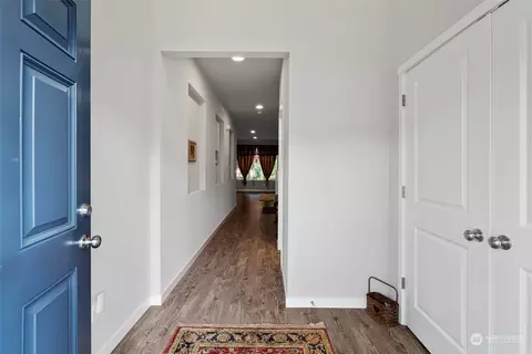 Entry Way - 9229 5th Dr SE, Everett, WA 98208 photo 1 of 5