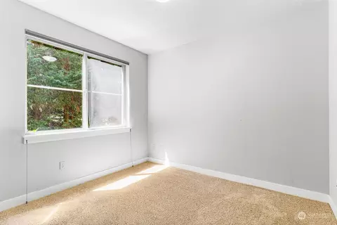 Bedroom - 15700 116th Ave NE #110, Bothell, WA 98011 photo 5 of 5