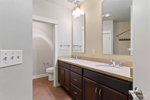 Bath - 15700 116th Ave NE #110, Bothell, WA 98011 photo 2 of 3
