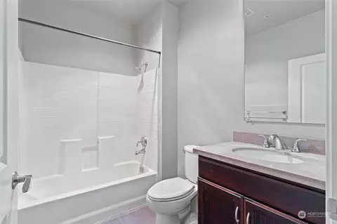 Bath - 15700 116th Ave NE #110, Bothell, WA 98011 photo 3 of 3