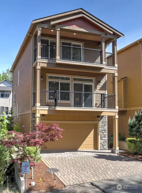 12722 35th Ave NE #C, Seattle, WA 98125