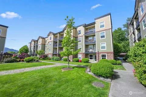 690 32nd St #B403, Bellingham, WA 98225