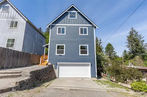 6568 NE Center St, Suquamish, WA 98392