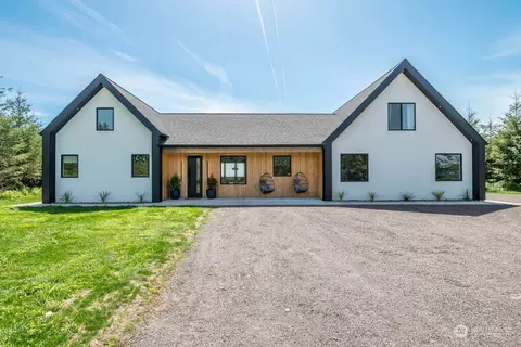 102 Highbank Ln, Woodland, WA 98674
