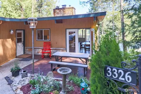 3326 W 3330 W Ames Lake Dr NE, Redmond, WA 98053