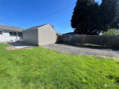 Exterior - 279 Beech St, Longview, WA 98632 photo 8 of 10