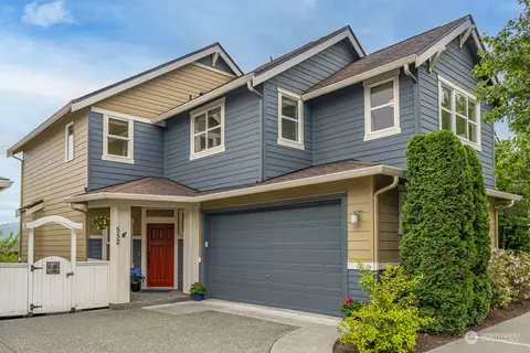 552 Lingering Pine Dr NW, Issaquah, WA 98027