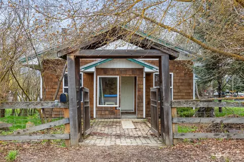 315 W 2nd St, Cle Elum, WA 98922