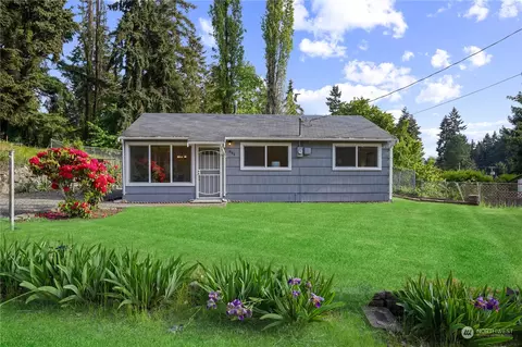 841 SW 306th St, Federal Way, WA 98023