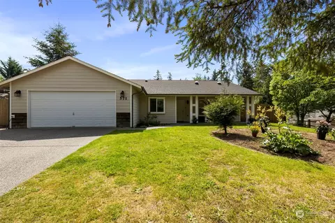 571 E Lakeshore Dr, Allyn, WA 98524