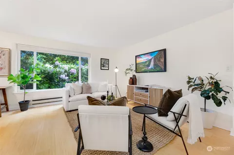 4825 Terrace Dr NE, Seattle, WA 98105