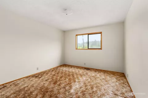 Bedroom - 12 Breen Rd, Raymond, WA 98577 photo 1 of 4